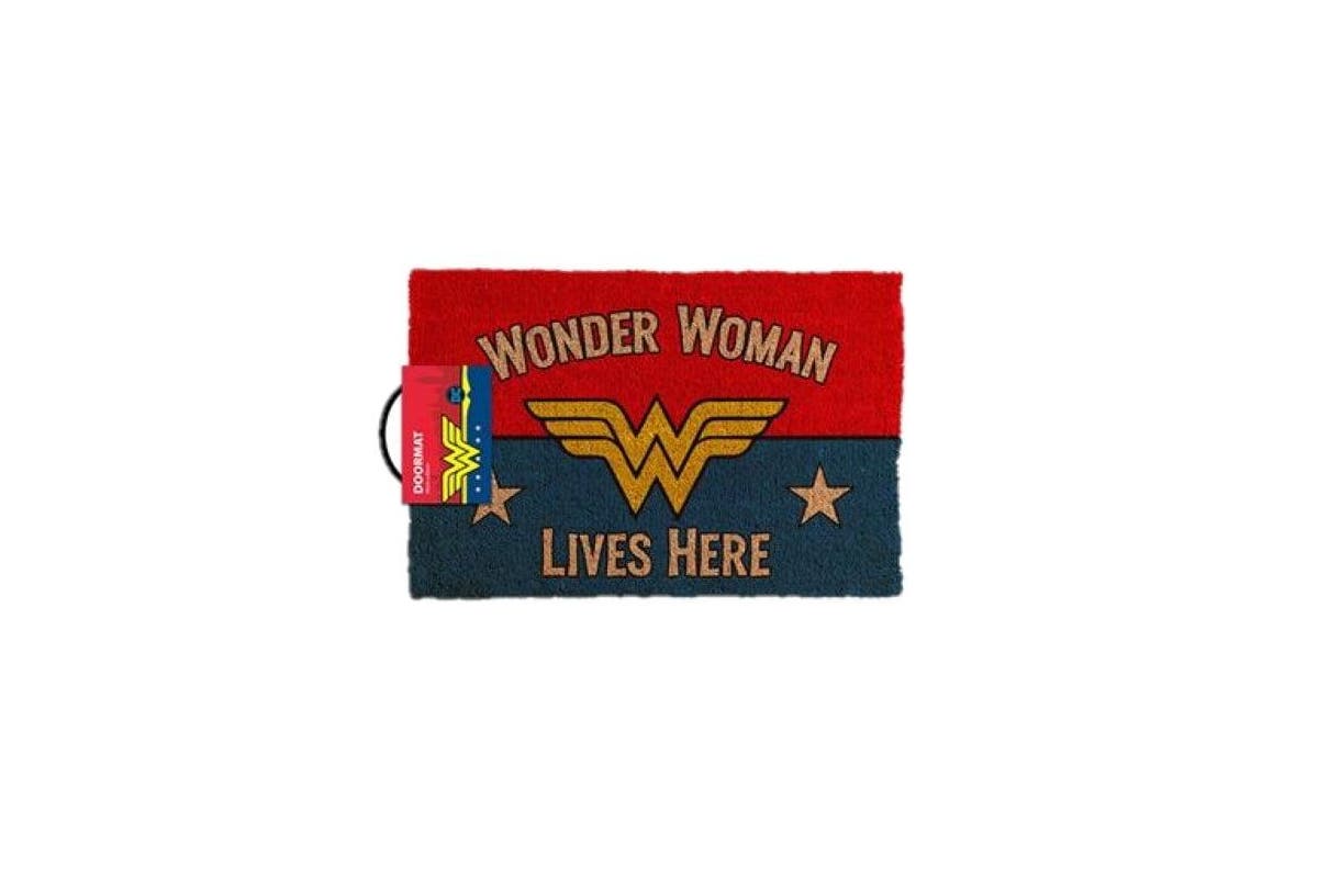 DC Comics-Wonder Woman Lives Here