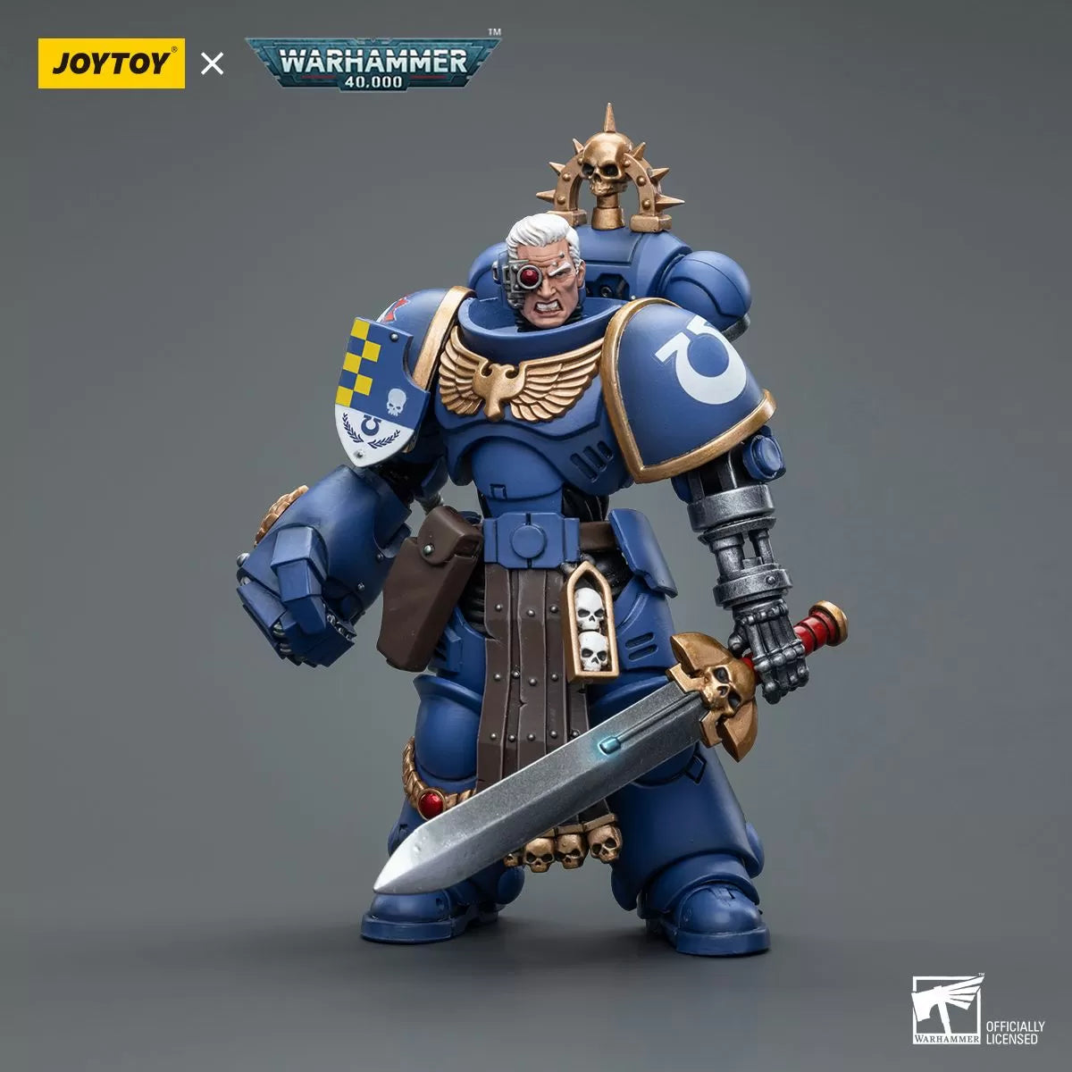 Warhammer Collectibles: 1/18 Scale Ultramarines Lieutenant with Power Fist