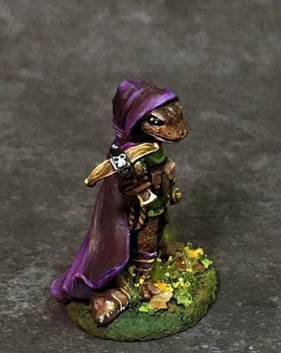 Critter Kingdoms: Gecko Rogue with Crossbow and Dagger