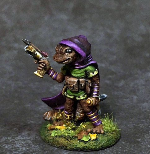 Critter Kingdoms: Gecko Rogue with Crossbow and Dagger